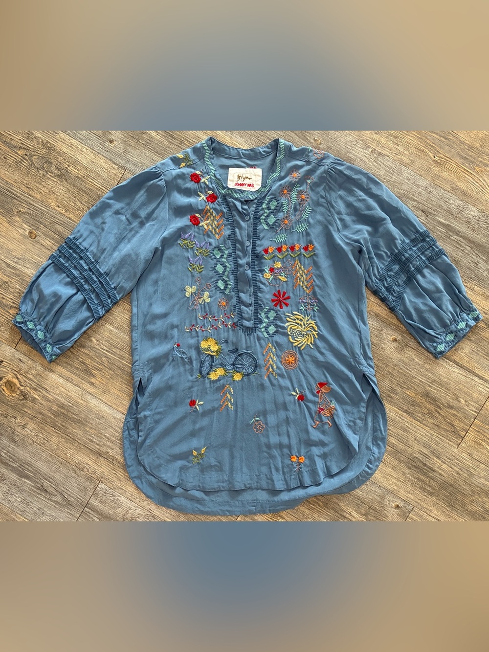 Johnny Was Biya Carden Tunic Blue Silk Floral Embroidery Shirt Blouse Small Boho